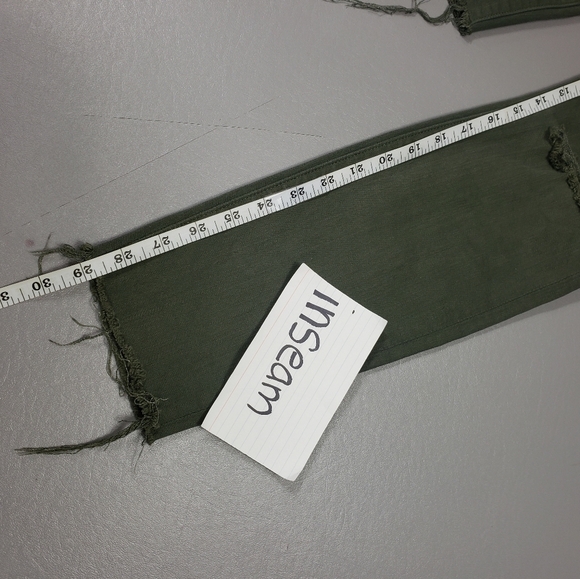 Universal threads army green ripped raw hem mid rise jegging womens size 6/28 - Picture 12 of 13